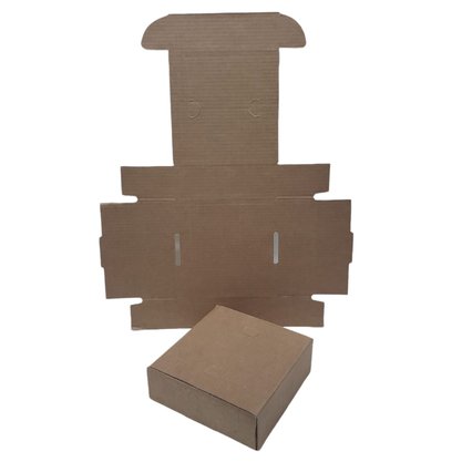 Caixa de Papelão Articulada para Doces e Salgados PP – 19,5cm X 18,5cm X 6,5cm 