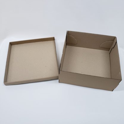 Caixa de Papelão para Bolos e Tortas Média.
