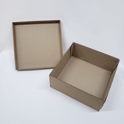 Caixa de Papelão para Bolos e Tortas Média.