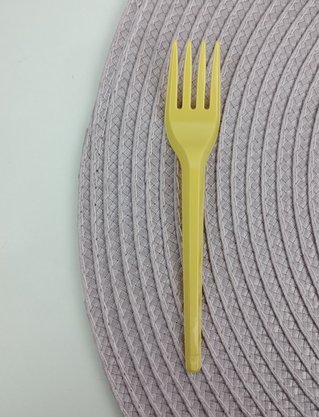 Garfo sobremesa com 50 unidades – Amarelo Doce de Leite – Bello Festas 