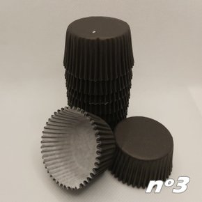 Forminha para doces nº3 Preta – 100un – Reiki 