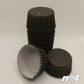 Forminha para doces nº4 Preta – 100un – Reiki 