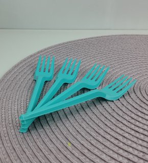 Garfo sobremesa com 50 unidades – Azul Tiffany – Bello Festas 