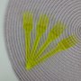 Garfo sobremesa com 50 unidades – Neon Amarelo – Bello Festas 